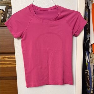 Lululemon swiftly tech short sleeve pink size 4